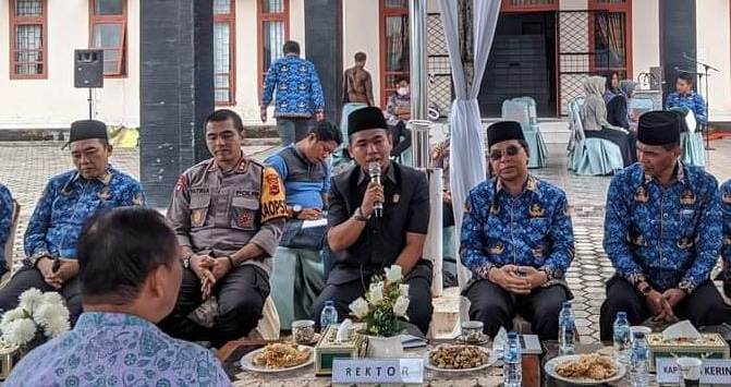 Ketua DPRD Kota Sungai Penuh, H.Fajran, ikuti kegiatan Jum’at Curhat yang dilaksanakan oleh Polres Kerinci di IAIN Kerinci, Jum’at (17/3/23).