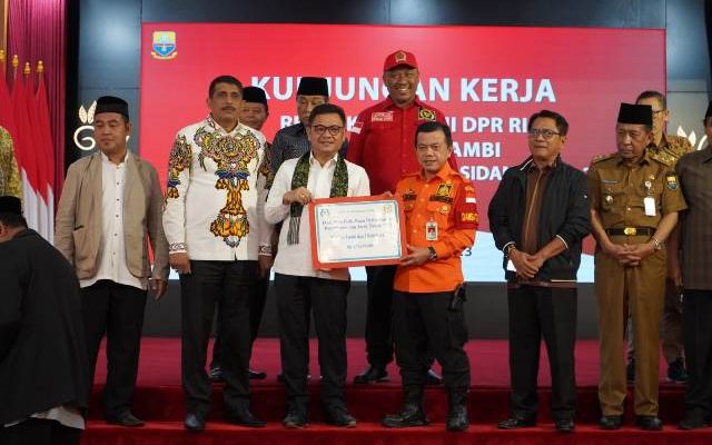 Gubernur Jambi Dr H Al Haris, S Sos, MH menyambut dan menerima kunjungan kerja Komisi VIII DPR RI ke Provinsi Jambi, Senin (08/05/23)