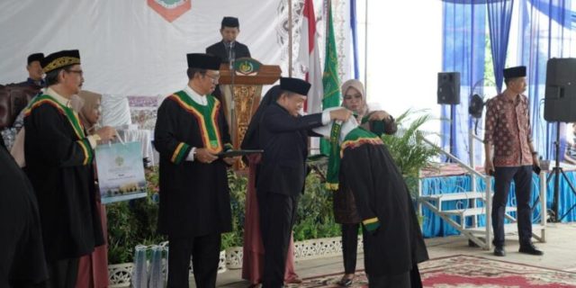 Gubernur Jambi mengharapkan Pondok Pesantren Karya Pembangunan (PKP) Al-Hidayah Jambi, kedepannya harus mempunyai Program Study unggulan.