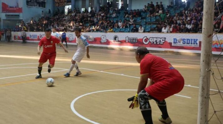 Gubernur Jambi Dr. H. Al Haris, S. Sos, MH secara resmi membuka Turnamen Futsal Piala Gubernur Jambi 2023, Sabtu (05/08/2023).