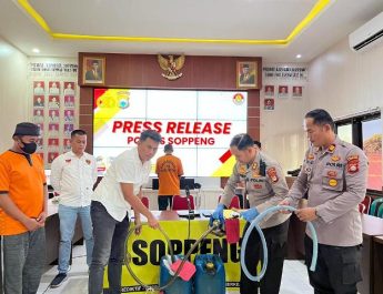 Kapolres Soppeng Pimpin Press Release Kasus Asusila dan Penyalahgunaan BBM Subsidi