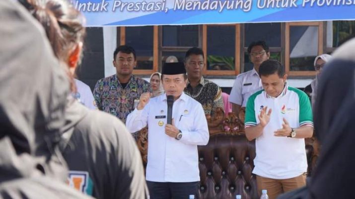 JAMBI - Gubernur lepas 50 Atlet Dayung Jambi, Rabu (15/11/2023) guna mengikuti Babak Kualifikasi (BK) PON XXI di Karawang, Jawa Barat. 