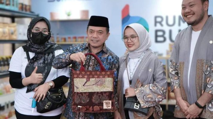 BERITA JAMBI - Gubernur harap Rumah BUMN Jambi menjadi bagian tumbuh kembangnya UMKM di Provinsi Jambi dan bisa lebih maksimal. 