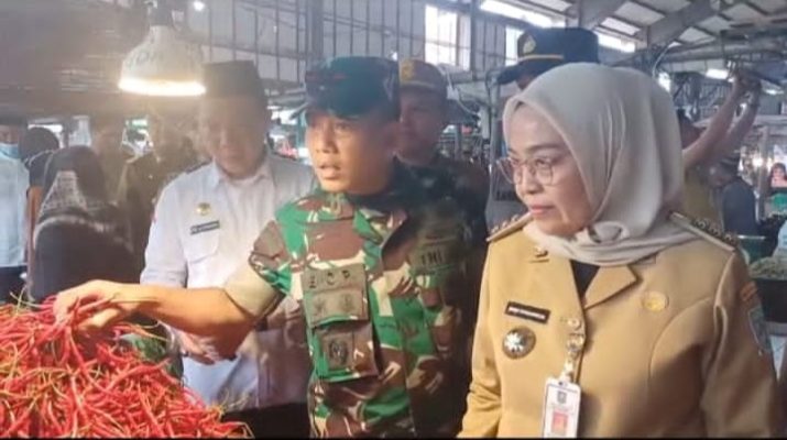 Jelang datangnya Natal dan Tahun Baru (Nataru), Dandim 0415/Jambi dan Pj Bupati Kota Jambi pantau Stabilisasi Harga Pangan, Sabtu (9/12/2023)