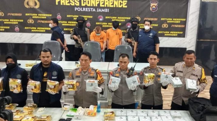HUKRIM - Polresta Jambi ungkap 52,4 Kg Sabu Jaringan internasional. Barang haram tersebut sedianya diedarkan ke Pulau Jawa. 