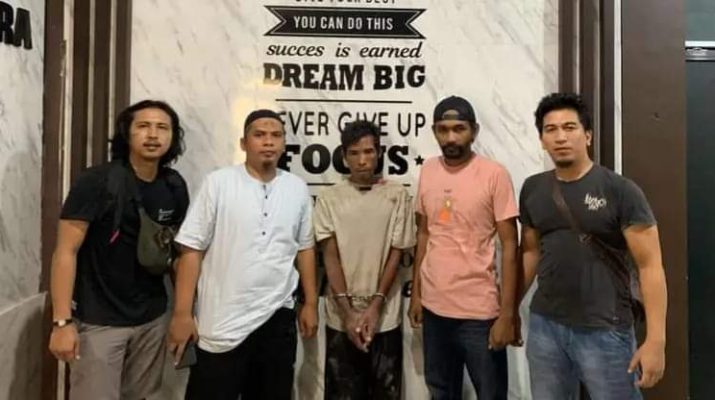 Ayah tega habis anak kandungnya sendiri sekira pukul 14.30 Wib, di RT 06/0 Dusun Bungo Kuning Desa Tambang Baru Kecamatan Tabir Lintas Kabupaten Merangin.