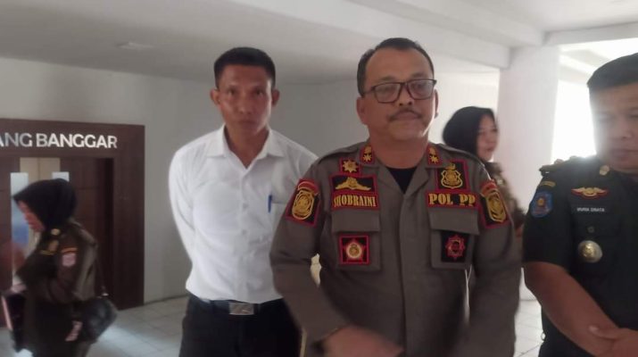 MERANGIN - Pj Bupati Merangin instruksikan pembongkaran bangunan di RTH Merangin. Kasat Pol PP Merangin beri deadline 3 hari