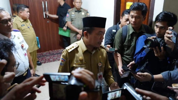 Gubernur Al Haris meminta kepada pengusaha untuk bertanggung jawab atas insiden tongkang angkutan batubara yang menabrak Fender (Tiang Pancang Baja)