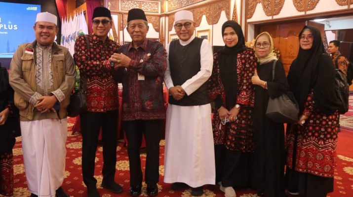 Wagub Sani melepas 66 orang Jemaah Calon Haji (JCH) PT. Mumtaz Sabila Mabrur yang berlangsung di Auditorium Rumah Dinas Gubernur Jambi, Jum'at (07/06/2024).