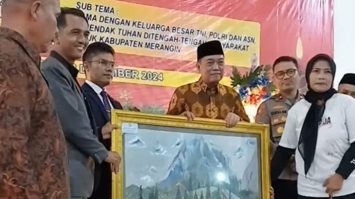 Berbagai kegiatan dirangkai dalam Natal Oikumene di Merangin, Senin (2/12/2024). Sekda berpesan, dialog dan kerukunan umat beragama.