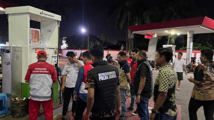 Ditreskrimsus Polda Jambi cek SPBU di Kota Jambi, Jumat (28/2/2025). Pengecekan Tera, kualitas dan kuantitas ini jelang Ramadhan 