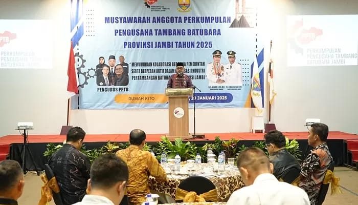 Sekretaris Daerah (Sekda) Provinsi Jambi, Sudirman mendorong para pengusaha batubara segera rampungkan jalan khusus batubara.