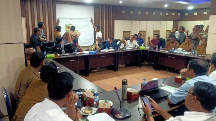 DPRD Merangin menggelar audiensi bersama PT Jebus Maju dan 9 Desa dan Tiga Camat yang wilayahnya masuk dalam kawasan perusahaan, Senin (21/7/2025).
