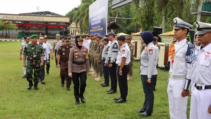 Polres Merangin Apel Gelar Pasukan, Senin (14/07/2025) sekaligus membuka Operasi Patuh 2025. Wakapolres Merangin Kompol Devita Efrina memimpin langsung