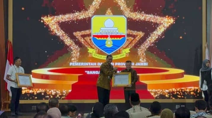 Pemerintah Provinsi Jambi dibawah kepemimpinan H Al Haris meraih penghargaan bergengsi Tingkat Nasional. Haris raih penghargaan akreditasi kearsipan. 