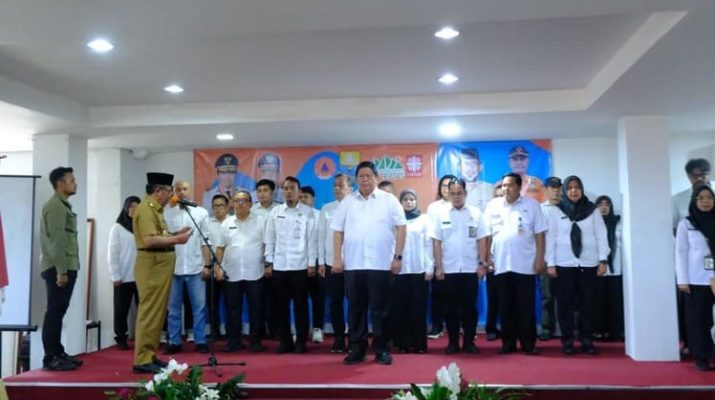 Wakil Gubernur Jambi Drs. H. Abdullah Sani, M.Pd.I resmi mengukuhkan pengurus Forum Pengurangan Risiko Bencana (FPRB) Provinsi Jambi periode 2025-2028