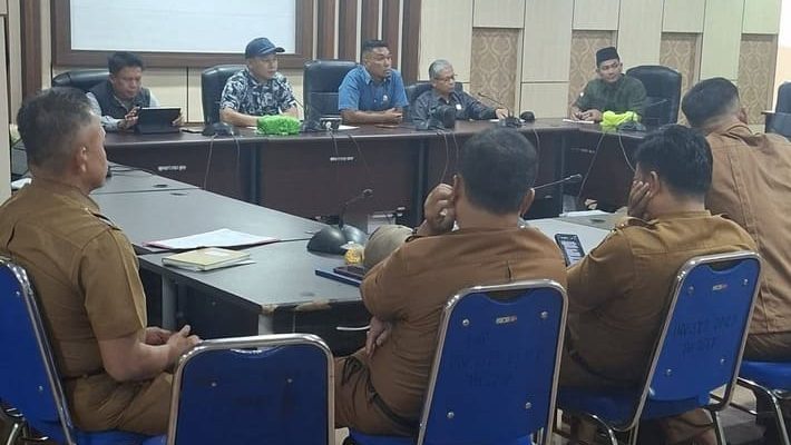 Polemik pengunduran diri Kepala Desa Sungai Kapas terus bergulir. Penilaian ditanggapi Wakil Ketua II DPRD Merangin, Ahmad Fahmi soal Kades Sungai Kapas. 