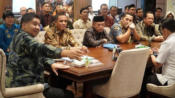 Gubernur Jambi, Dr. H. Al Haris, S.Sos, MH bergerak cepat menemui Menteri Perumahan dan Kawasan Permukiman (PKP), Maruarar Sirait