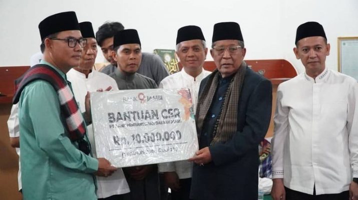 Wakil Gubernur Jambi Drs. H. Abdullah Sani melaksanakan Safari Ramadhan di Kabupaten Tanjab Timur bersama Bupati Tanjung Jabung Timur Dillah Hikmah Sari