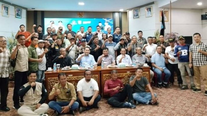 Pengelolaan anggaran Pemkab Merangin terus jadi bulan-bulanan. Terbaru, media lokal tersisih, wartawan kritik Bupati Merangin kontrak influencer