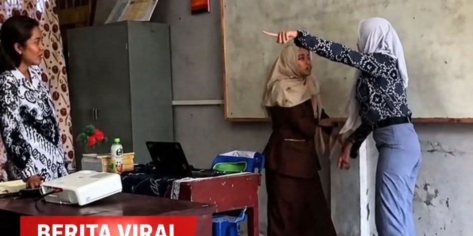LANGSA – Sebuah video memperlihatkan aksi tak pantas seorang siswi terhadap gurunya viral di media sosial, Sabtu (25/4/2026).