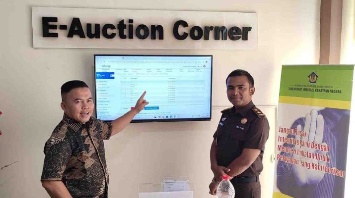 Kejaksaan Negeri Merangin lelang barang rampasan di KPKNL. Melalui Seksi Pemulihan Aset dan Pengelolaan Barang Bukti berhasil melelang barang