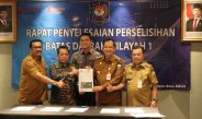 Gubernur Jambi Al Haris menghadiri rapat pembahasan batas daerah antara Kabupaten Batang Hari dan Kabupaten Muaro Jambi yang digelar di Orchardz Hotel Jayakarta, Senin (18/05/26).