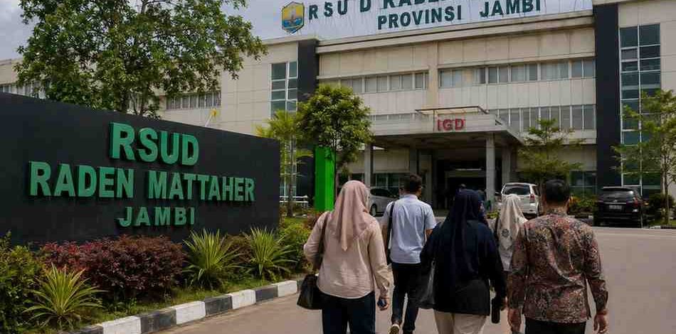 Mogok kerja dan mundurnya direktur, gaji PPPK PW di RSUD Kolonel Abundjani memasuki babak baru. Plt Direktur dan PPPK PW kunjungi RSUD Raden Mattaher.