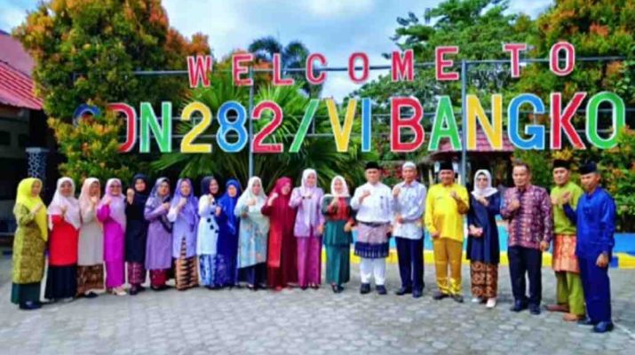 Kepala SD Negeri 282 Bangko, Hidra Dewi, mengajak seluruh warga sekolah untuk bersama membangun lingkungan pendidikan yang nyaman, aman, dan berkualitas