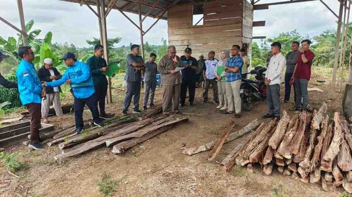Kasus serobot lahan di Sungai Ulak memasuki babak baru. Setelah digugat, kini Ahmad Fahmi balik gugat pihak lawan di PN Bangko yang turun, Rabu (29/7/2025)