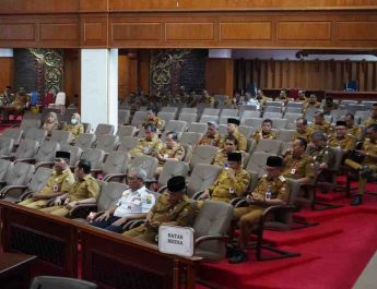 Gubernur Jambi Dr. H. Al Haris, S.Sos, MH menyampaikan jawaban dan tanggapan resmi Pemerintah Provinsi Jambi atas Pandangan Umum Fraksi