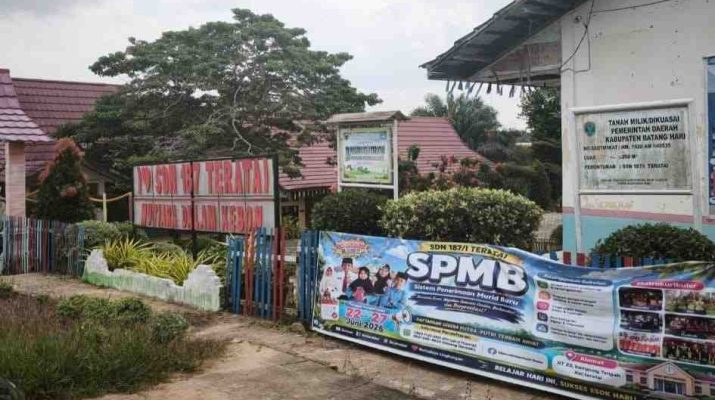 Heboh persoalan dugaan Kepsek SDN 187/ I Teratai diduga Zolim terhadap salah satu Guru sertifikasi dengan cara tidak memberi jam mengajar.