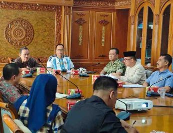 Puncak Piala Dunia semakin seru. Antusias tinggi itu, Pemprov Jambi gelar Nobar Piala Dunia 2026. Asisten II Bidang Perekonomian dan Pembangunan