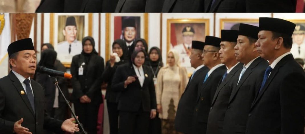 Gubernur Jambi melantik lima Pejabat Pimpinan Tinggi (PPT) Pratama di lingkungan Pemerintah Provinsi Jambi, bertempat di Auditorium Rumah Dinas
