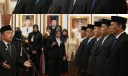 Gubernur Jambi melantik lima Pejabat Pimpinan Tinggi (PPT) Pratama di lingkungan Pemerintah Provinsi Jambi, bertempat di Auditorium Rumah Dinas
