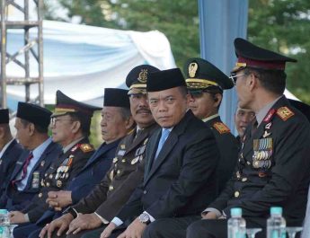 Gubernur Jambi, Dr. H. Al Haris menghadiri Upacara Peringatan Hari Bhayangkara ke 80 di Lapangan Garuda Kantor Gubernur Jambi, Rabu (01/07/2026) pagi.