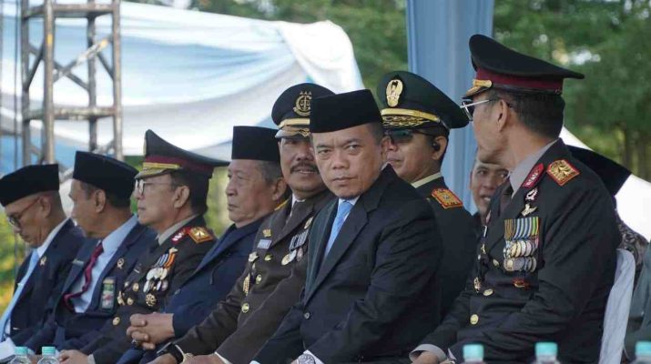 Gubernur Jambi, Dr. H. Al Haris menghadiri Upacara Peringatan Hari Bhayangkara ke 80 di Lapangan Garuda Kantor Gubernur Jambi, Rabu (01/07/2026) pagi.