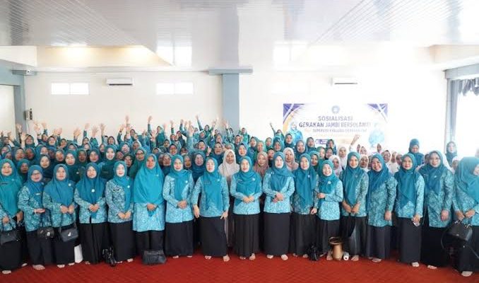 Ketua Tim Penggerak PKK Provinsi Jambi Hesti Haris, didampingi dan rombongan, kembali melaksanakan sosialisasi Gerakan Jambi Bersholawat