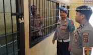 Oknum anggota Polres Tanjab Timur diamankan di ruang khusus Sipropam untuk pemeriksaan
