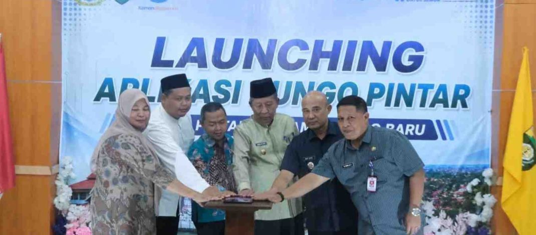 Wagub Jambi Abdullah Sani bersama Wamen Dikdasmen RI Fajar Riza Ul Haq meluncurkan Aplikasi Bungo Pintar di Kabupaten Bungo.