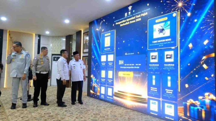 Wakil Gubernur Jambi Abdullah Sani saat menghadiri sosialisasi Program Kilau Emas dan keringanan Pajak Kendaraan Bermotor Tahun 2026.