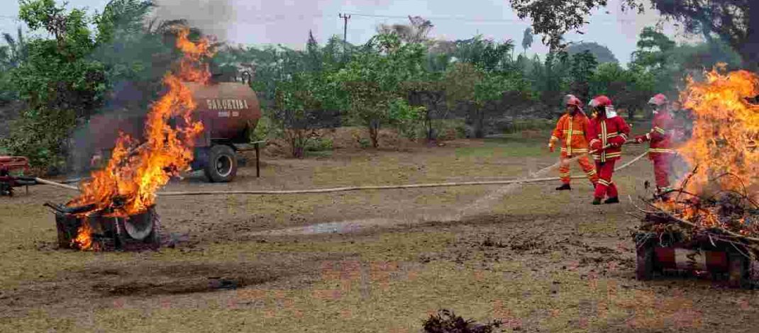 Simulasi penanggulangan karhutla PTPN IV Regional IV bersama Damkar Kabupaten Tebo di Kebun Rimbo Dua