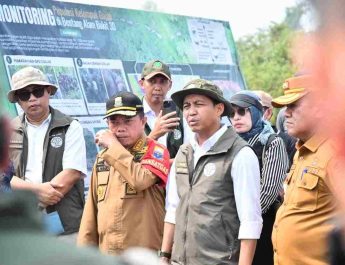 Al Haris dampingi Menhut Raja Juli Antoni tinjau konservasi gajah di Jambi
