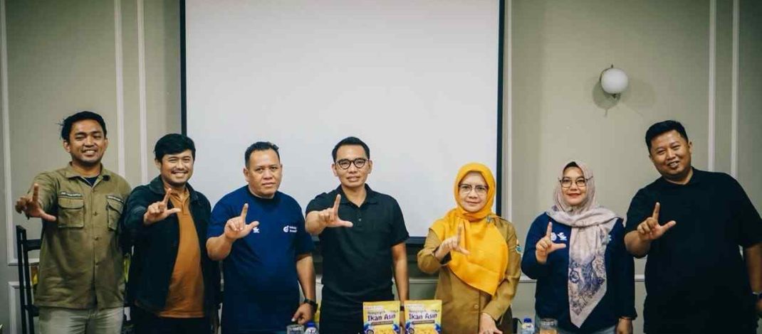 Kolaborasi IMPLI Perkuat Pemberdayaan dan Hilirisasi Produk Ikan Asin di Kelurahan Tanjung