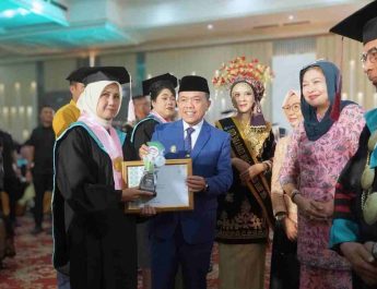Gubernur Al Haris menghadiri wisuda Poltekkes Kemenkes Jambi 2026