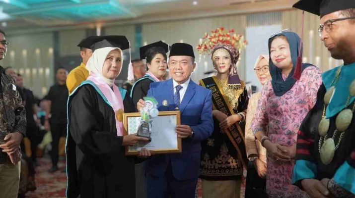 Gubernur Al Haris menghadiri wisuda Poltekkes Kemenkes Jambi 2026