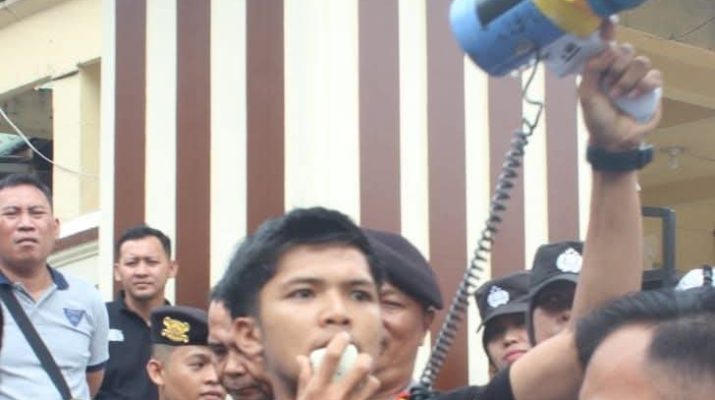 Arip Hidayatullah mendesak Kapolda Jambi turun tangan soal dua excavator PETI