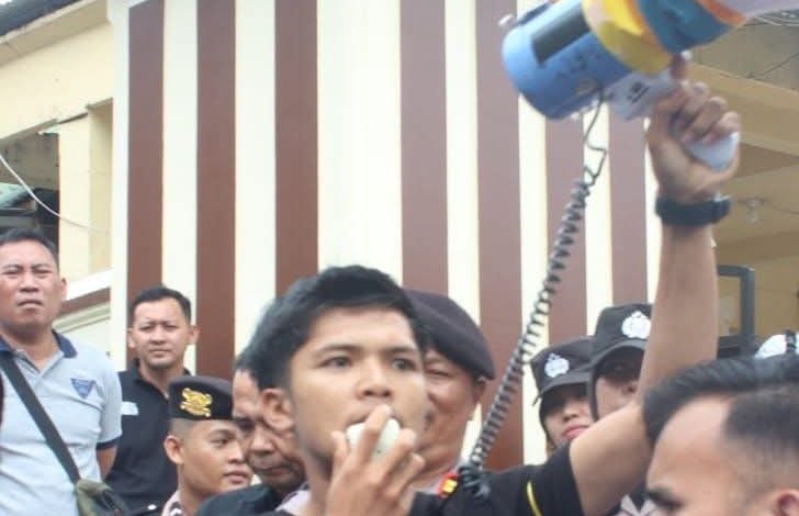 Arip Hidayatullah mendesak Kapolda Jambi turun tangan soal dua excavator PETI