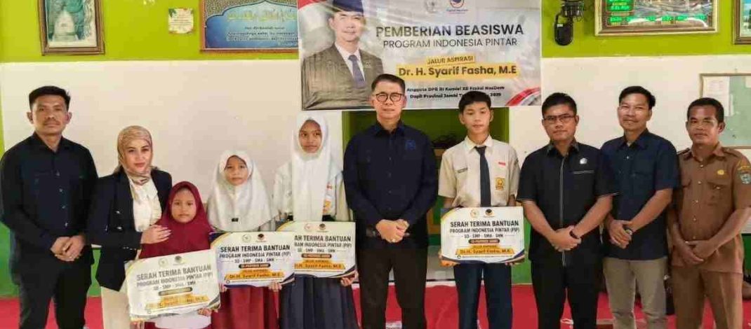 Syarif Fasha Salurkan Beasiswa PIP, Senyum Siswa SD dan SMP Warnai Tabir Selatan 