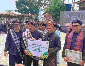 Peduli Budaya Bersih, PTPN IV Regional IV Bantu Mobil Angkut Sampah